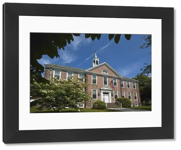 Andrews School, built in 1938 in memory of Robert Shaw Andrews who had been superintendent of Bristol schools, on Hope Street in Bristol, Rhode Island, New England, United States of America