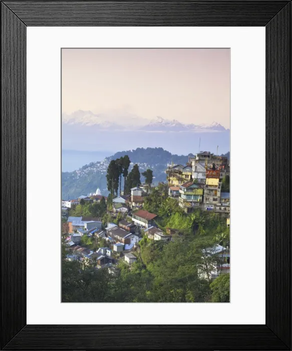 Framed Print : View of Darjeeling and Kanchenjunga, Kangchendzonga range from Merry Resorts Framed Print : View of Darjeeling and Kanchenjunga, Kangchendzonga range from Merry Resorts