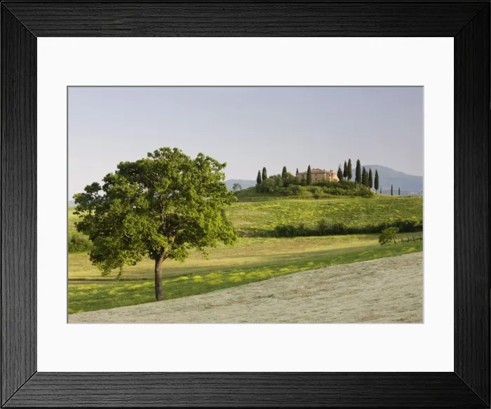 Framed Print : View of Belvedere from Val d Orcia, San Quirico d Orcia, near Pienza