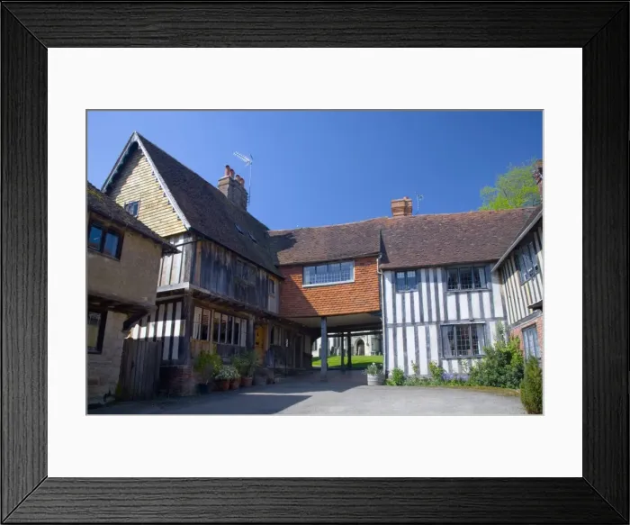 Framed Print : Picturesque medieval houses overlooking Leicester Square, Penshurst, Kent Framed Print : Picturesque medieval houses overlooking Leicester Square, Penshurst, Kent
