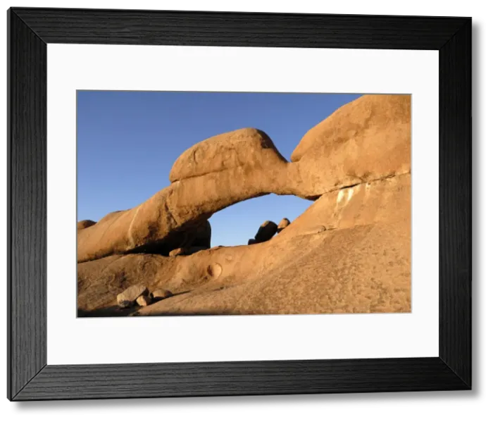 Framed Print : Natural arch, Spitskoppe mountains, Damaraland, Namibia, Africa Framed Print : Natural arch, Spitskoppe mountains, Damaraland, Namibia, Africa
