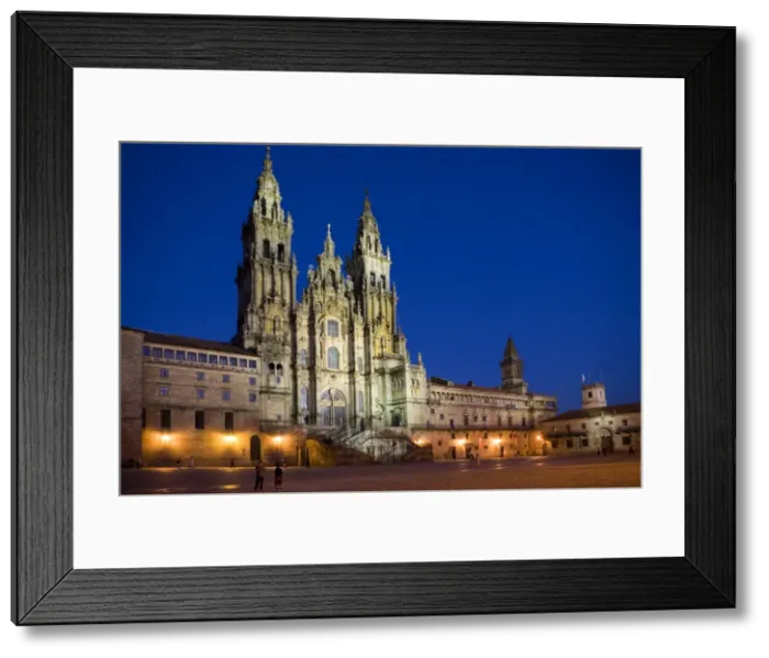 Framed Print : Facade of cathedral seen from Praza do Obradoiro floodlit at night, Santiago de Compostela