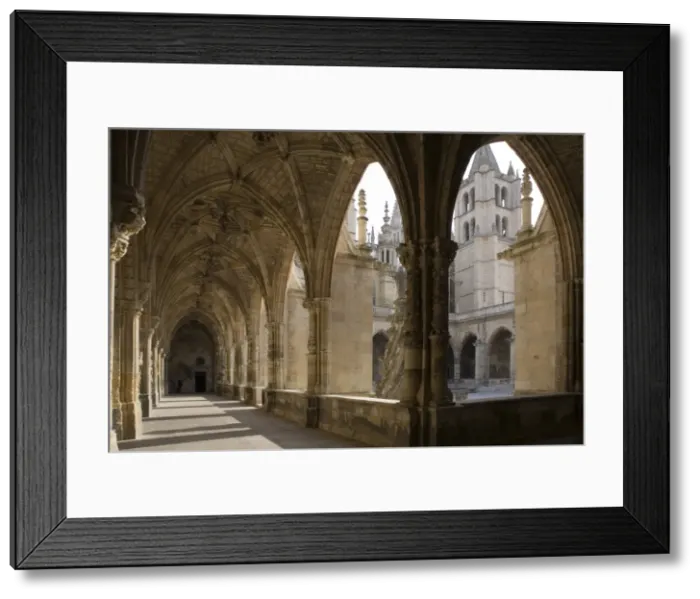 Framed Print : The cloisters, Leon Cathedral, Leon, Castilla y Leon, Spain, Europe Framed Print : The cloisters, Leon Cathedral, Leon, Castilla y Leon, Spain, Europe