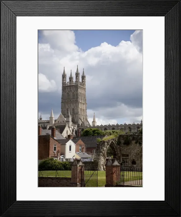 Framed Print : Gloucester Cathedral Tower and ruins of Bishops Palace, Gloucester