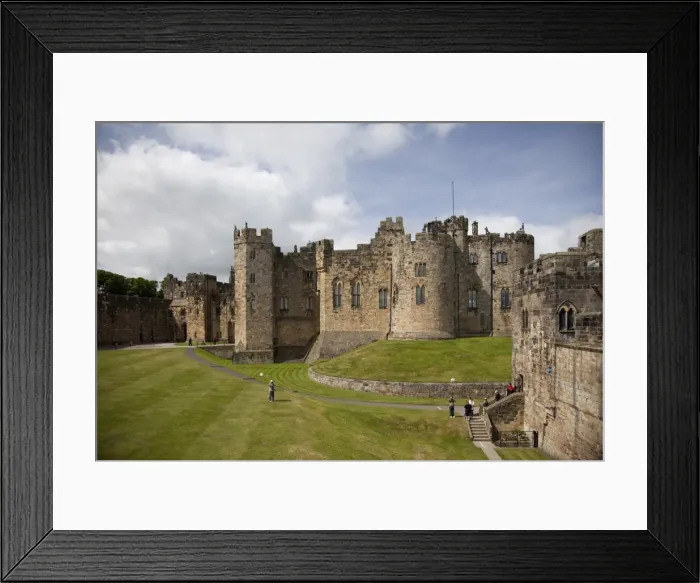 Framed Print : The Keep from the curtain wall, Alnwick Castle, Northumberland, England Framed Print : The Keep from the curtain wall, Alnwick Castle, Northumberland, England