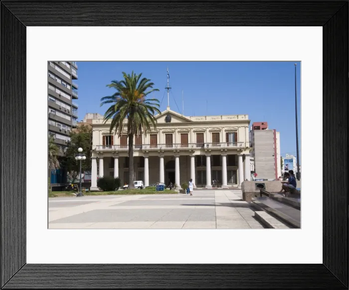 Framed Print : The Palacio Estevez, Plaza Independencia (Independence Square), Montevideo Framed Print : The Palacio Estevez, Plaza Independencia (Independence Square), Montevideo