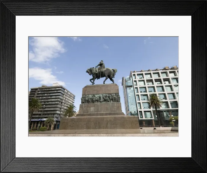 Framed Print : Statue of Artigas, Plaza Independencia (Independence Square), Montevideo