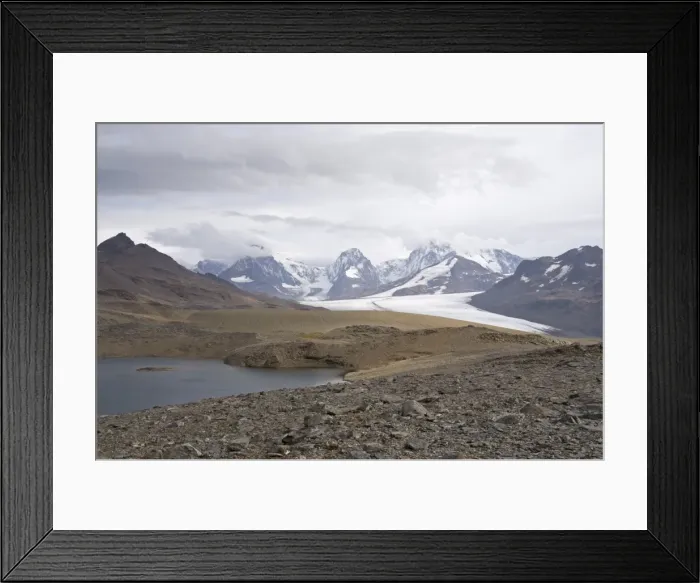 Framed Print : Walk from Fortuna Bay, South Georgia, South Atlantic