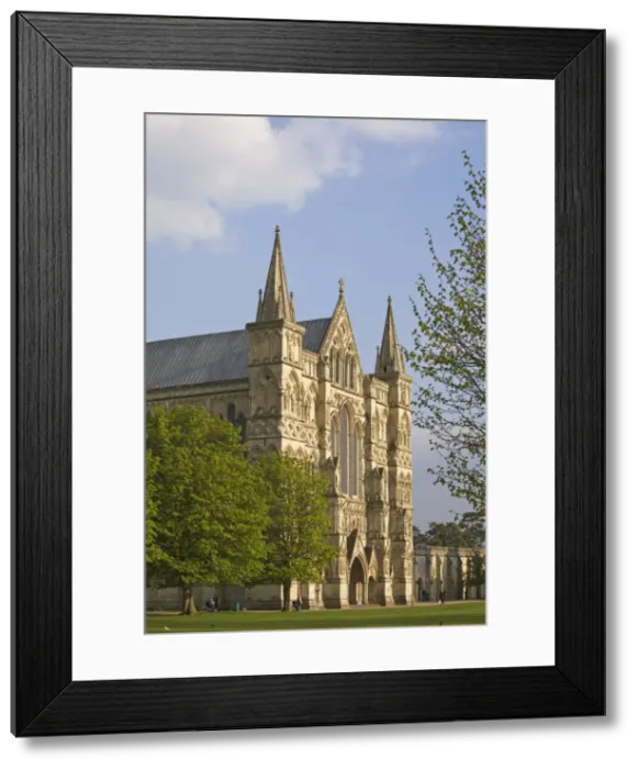 Framed Print : Salisbury Cathedral in spring, Salisbury, Wiltshire, England, United Kingdom, Europe Framed Print : Salisbury Cathedral in spring, Salisbury, Wiltshire, England, United Kingdom, Europe