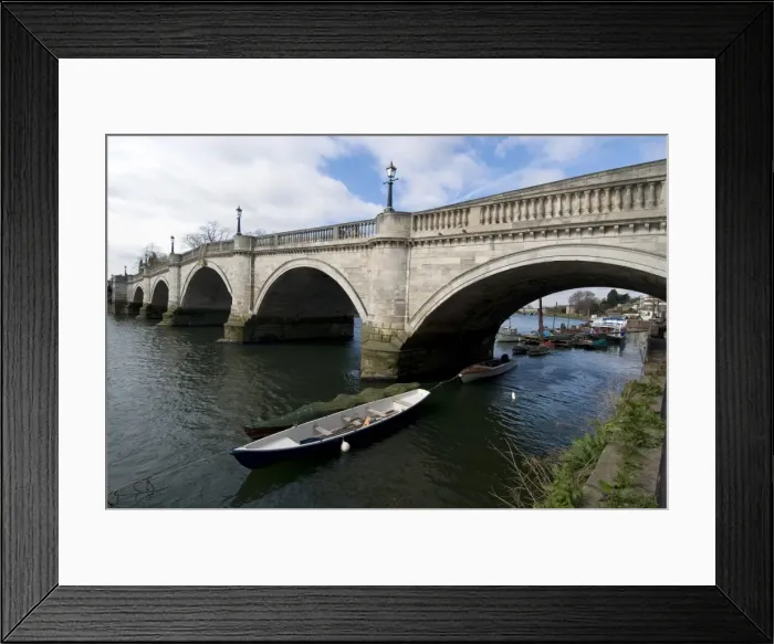 Framed Print : Richmond Bridge over the River Thames, Richmond, Surrey, England, United Kingdom, Europe Framed Print : Richmond Bridge over the River Thames, Richmond, Surrey, England, United Kingdom, Europe