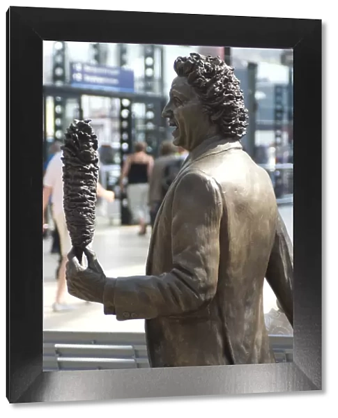 Statue by Tom Murphy of comedian and native son Ken Dodd, Liverpool, Merseyside