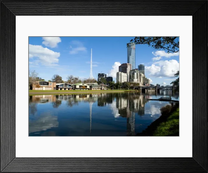 Framed Print : Boathouses and the Southbank district on the Yarra river, Melbourne, Victoria Framed Print : Boathouses and the Southbank district on the Yarra river, Melbourne, Victoria