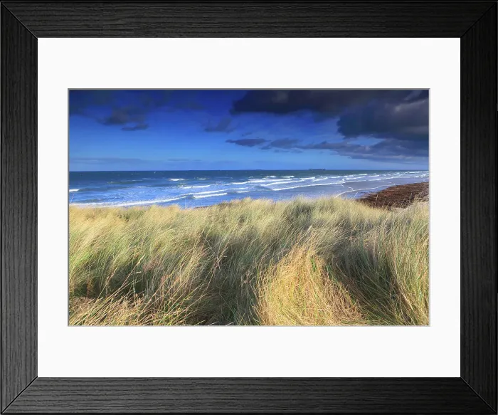 Framed Print : Looking towards the Farne Islands from Bamburgh, Northumberland, England, United Kingdom, Europe Framed Print : Looking towards the Farne Islands from Bamburgh, Northumberland, England, United Kingdom, Europe