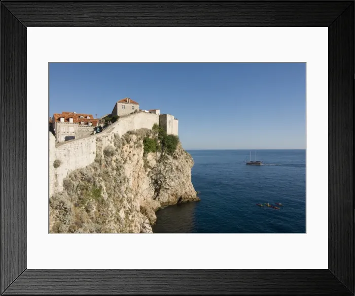 Framed Print : The city wall of Dubrovnik above the Mediterranean Sea, Croatia, Europe Framed Print : The city wall of Dubrovnik above the Mediterranean Sea, Croatia, Europe