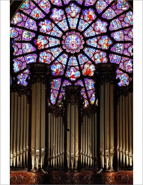 Master organ in Notre Dame de Paris cathedral, Paris, France, Europe