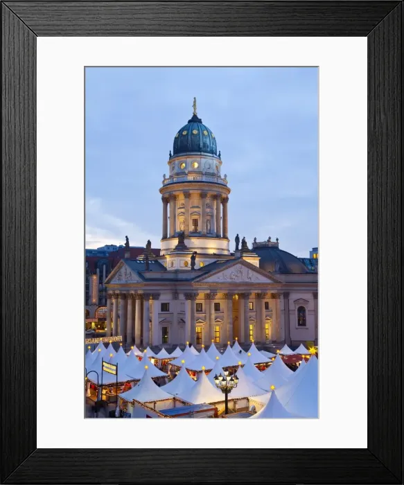 Framed Print : Traditional Christmas Market at Gendarmenmarkt, illuminated at dusk, Berlin