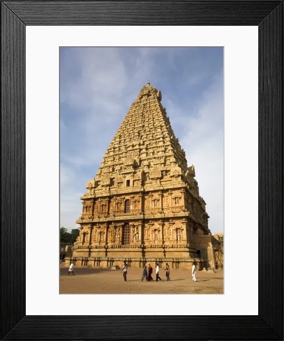Framed Print : The gopuram of the Bridhadishwara Temple (Bridhadeeshwara Temple) (Great Chola Temple) Framed Print : The gopuram of the Bridhadishwara Temple (Bridhadeeshwara Temple) (Great Chola Temple)