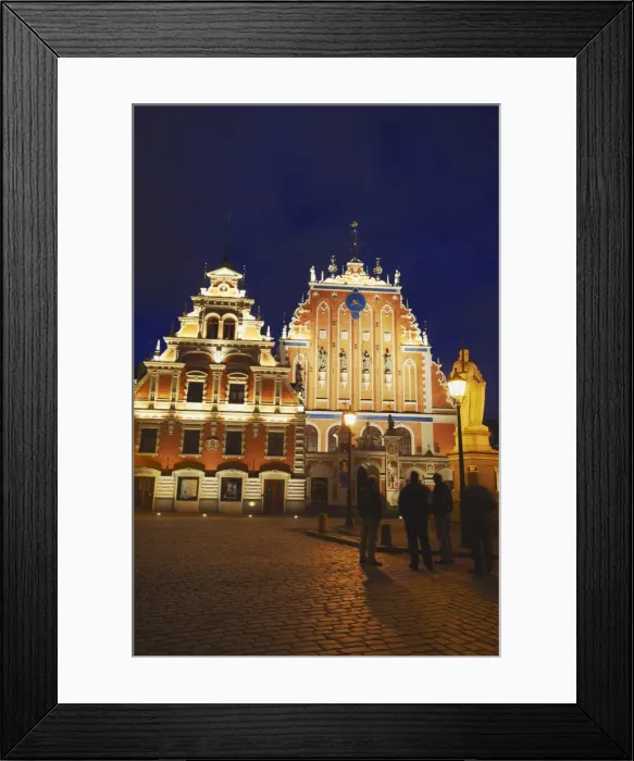 Framed Print : People standing outside House of Blackheads in Town Hall Square (Ratslaukums) Framed Print : People standing outside House of Blackheads in Town Hall Square (Ratslaukums)