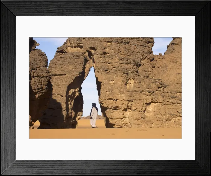 Framed Print : A Tuareg walking on the erg of Uan Kaza in the Fezzan desert, Libya, North Africa, Africa Framed Print : A Tuareg walking on the erg of Uan Kaza in the Fezzan desert, Libya, North Africa, Africa