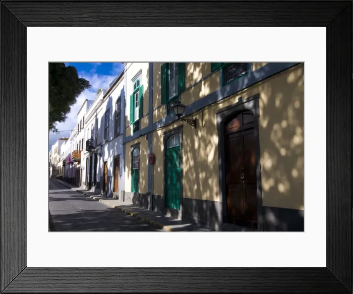 Framed Print : Colonial buildings in Las Palmas, Gran Canaria, Canary Islands, Spain, Europe Framed Print : Colonial buildings in Las Palmas, Gran Canaria, Canary Islands, Spain, Europe