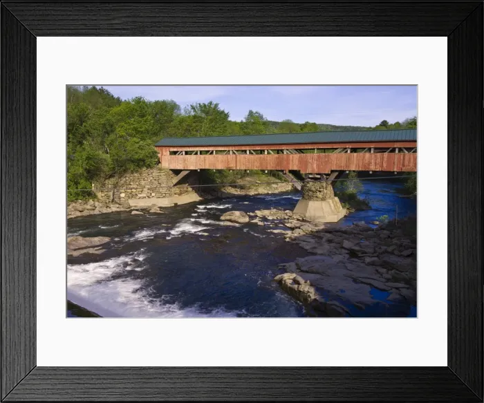 Framed Print : Covered bridge, Taftsville, Vermont, New England, United States of America, North America