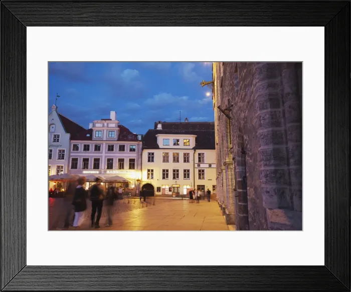 Framed Print : Town Hall Square (Raekoja Plats) at dusk, Tallinn, Estonia, Baltic States, Europe Framed Print : Town Hall Square (Raekoja Plats) at dusk, Tallinn, Estonia, Baltic States, Europe