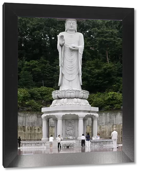 Statue of Maitreya, Buddha of the Future, Bongeunsa temple, Seoul, South Korea, Asia