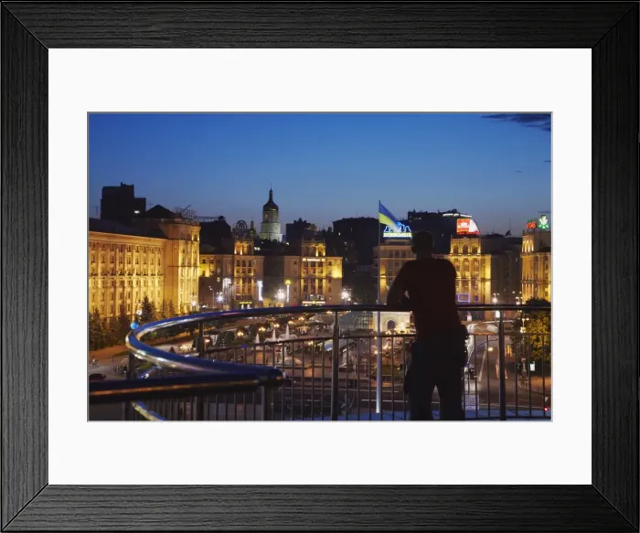 Framed Print : Man looking at Independence Square (Maydan Nezalezhnosti), Kiev, Ukraine, Europe Framed Print : Man looking at Independence Square (Maydan Nezalezhnosti), Kiev, Ukraine, Europe