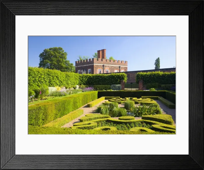 Framed Print : The Pond Gardens and Banqueting House, Hampton Court Palace, Borough of Richmond upon Thames Framed Print : The Pond Gardens and Banqueting House, Hampton Court Palace, Borough of Richmond upon Thames