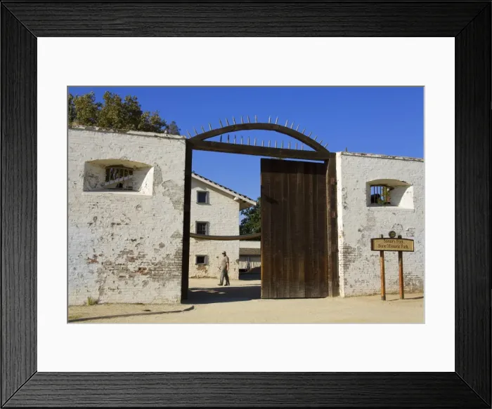 Framed Print : South Gate at Sutters Fort State Historic Park, Sacramento, California Framed Print : South Gate at Sutters Fort State Historic Park, Sacramento, California
