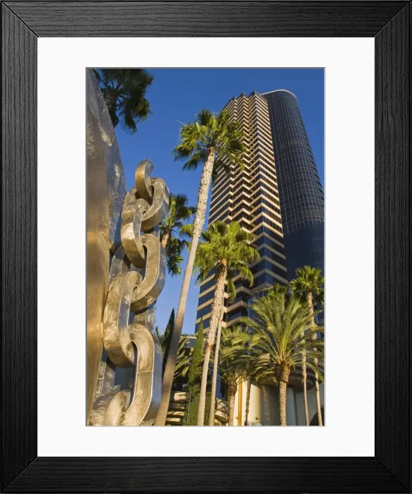 Framed Print : Breaking the Chains sculpture by Melvin Edwards on Martin Luther King Jr Framed Print : Breaking the Chains sculpture by Melvin Edwards on Martin Luther King Jr