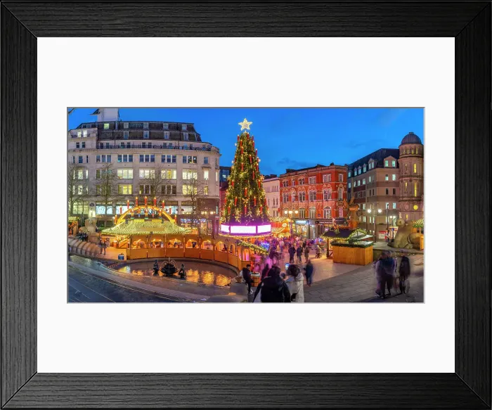 Framed Print : View of Christmas Market stalls in Victoria Square at dusk, Birmingham, West Midlands, England, United Kingdom, Europe Framed Print : View of Christmas Market stalls in Victoria Square at dusk, Birmingham, West Midlands, England, United Kingdom, Europe