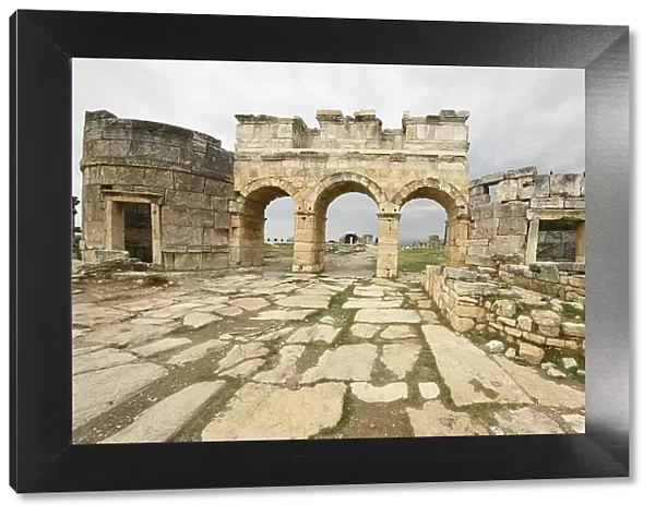 Ancient City of Hierapolis, Pamukkale, UNESCO World Heritage Site, Anatolia, Turkey, Asia Minor, Asia