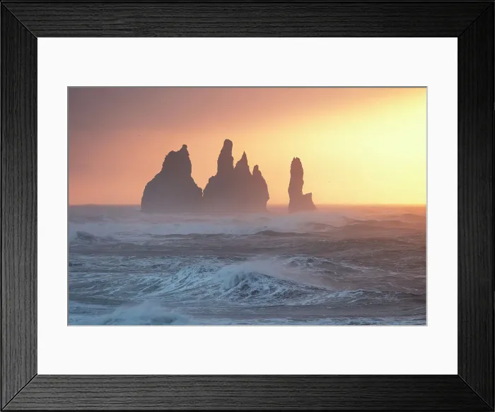 Framed Print : The warm light of a winter dawn envelops the famous stacks of Vik i Myrdal, Iceland, Polar Regions Framed Print : The warm light of a winter dawn envelops the famous stacks of Vik i Myrdal, Iceland, Polar Regions