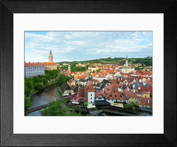 Framed Print : Vltava River by State Castle and Chateau Cesky Krumlov in town, UNESCO World Heritage Site, Cesky Krumlov, South Bohemian Region, Czech Republic (Czechia), Europe Framed Print : Vltava River by State Castle and Chateau Cesky Krumlov in town, UNESCO World Heritage Site, Cesky Krumlov, South Bohemian Region, Czech Republic (Czechia), Europe