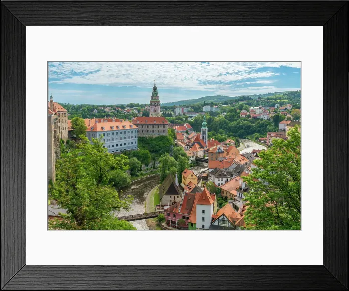 Framed Print : Vltava River by State Castle and Chateau Cesky Krumlov in town, UNESCO World Heritage Site, Cesky Krumlov, South Bohemian Region, Czech Republic (Czechia), Europe Framed Print : Vltava River by State Castle and Chateau Cesky Krumlov in town, UNESCO World Heritage Site, Cesky Krumlov, South Bohemian Region, Czech Republic (Czechia), Europe