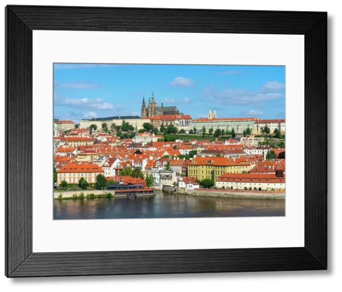 Framed Print : Prague Castle, UNESCO World Heritage Site, Prague, Bohemia, Czech Republic (Czechia), Europe Framed Print : Prague Castle, UNESCO World Heritage Site, Prague, Bohemia, Czech Republic (Czechia), Europe