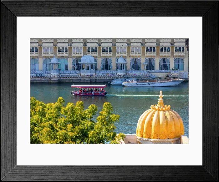 Framed Print : Tourist Boat on Lake Pichola with the City Palace in the background, Udaipur, Rajasthan, India, South Asia, Asia Framed Print : Tourist Boat on Lake Pichola with the City Palace in the background, Udaipur, Rajasthan, India, South Asia, Asia