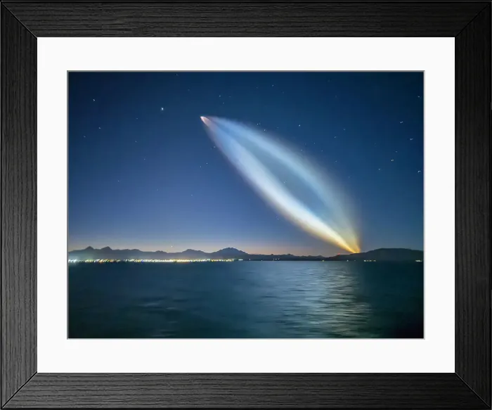 Framed Print : SpaceX Starlink Falcon 9 rocket launch as seen from the National Geographic Venture in the Sea of Cortez, Mexico, North America Framed Print : SpaceX Starlink Falcon 9 rocket launch as seen from the National Geographic Venture in the Sea of Cortez, Mexico, North America