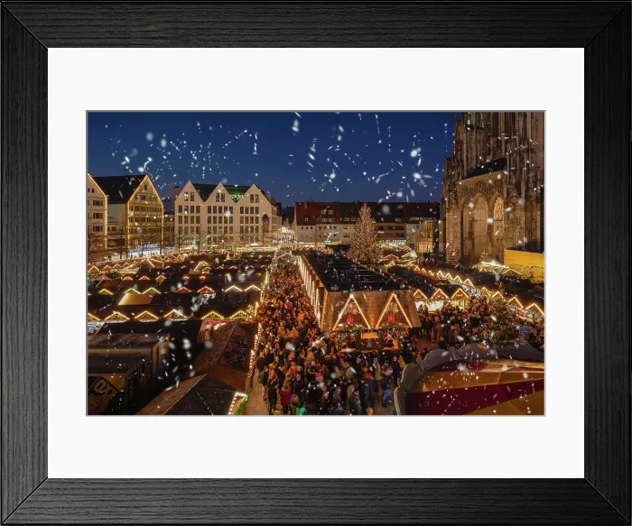 Framed Print : Christmas market in front of the Cathedral on Munsterplatz, Ulm, Baden-Wurttemberg, Germany, Europe