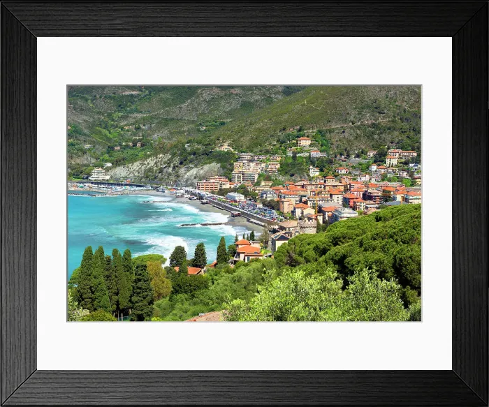 Framed Print : A view of the seasiide town of Levanto, Liguria, Italy, Europe Framed Print : A view of the seasiide town of Levanto, Liguria, Italy, Europe
