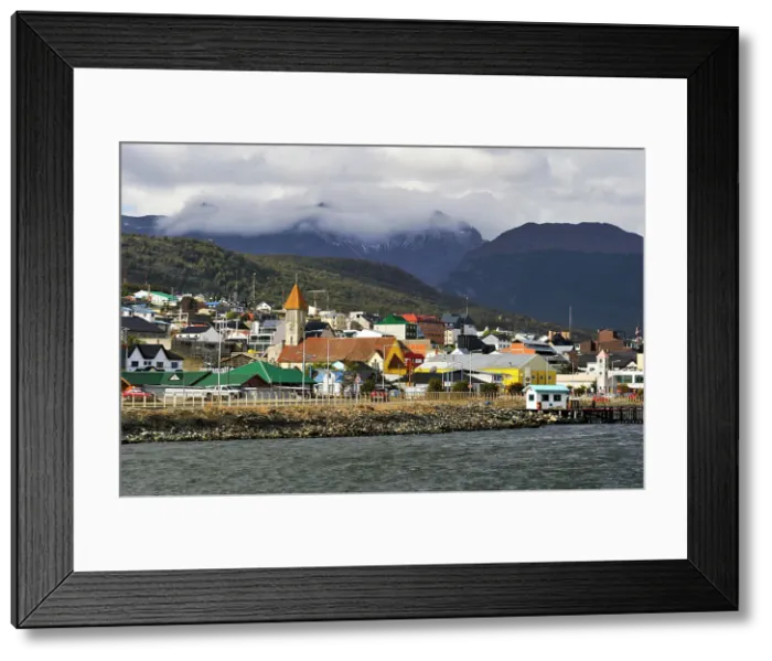 Framed Print : Ushuaia, Tierra del Fuego, Patagonia, Argentina, South America Framed Print : Ushuaia, Tierra del Fuego, Patagonia, Argentina, South America