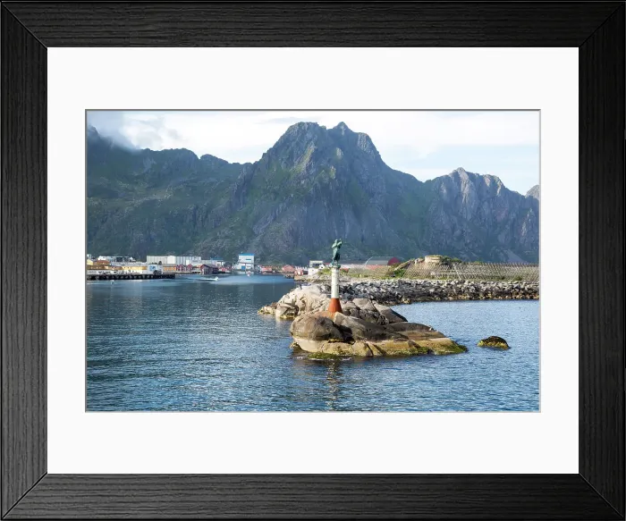 Framed Print : Fisherman's wife statue at harbour entrance, Svolvaer, Lofoten Islands, Nordland, Norway, Scandinavia, Europe Framed Print : Fisherman's wife statue at harbour entrance, Svolvaer, Lofoten Islands, Nordland, Norway, Scandinavia, Europe