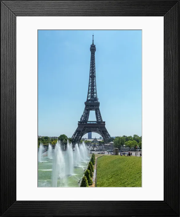 Framed Print : Eiffel Tower with fountains on a sunny day, clear blue sky, Paris, France, Europe Framed Print : Eiffel Tower with fountains on a sunny day, clear blue sky, Paris, France, Europe