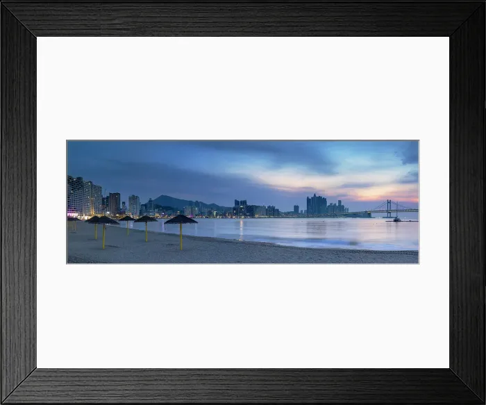 Framed Print : Gwangalli beach and Gwangan Bridge at dawn, Busan, South Korea, Asia Framed Print : Gwangalli beach and Gwangan Bridge at dawn, Busan, South Korea, Asia