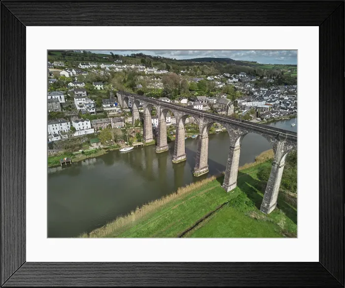 Framed Print : A view of the River Tamar at Calstock, with a railway viaduct crossing it, on the Devon-Cornwall border, Cornwall, England, United Kingdom, Europe Framed Print : A view of the River Tamar at Calstock, with a railway viaduct crossing it, on the Devon-Cornwall border, Cornwall, England, United Kingdom, Europe