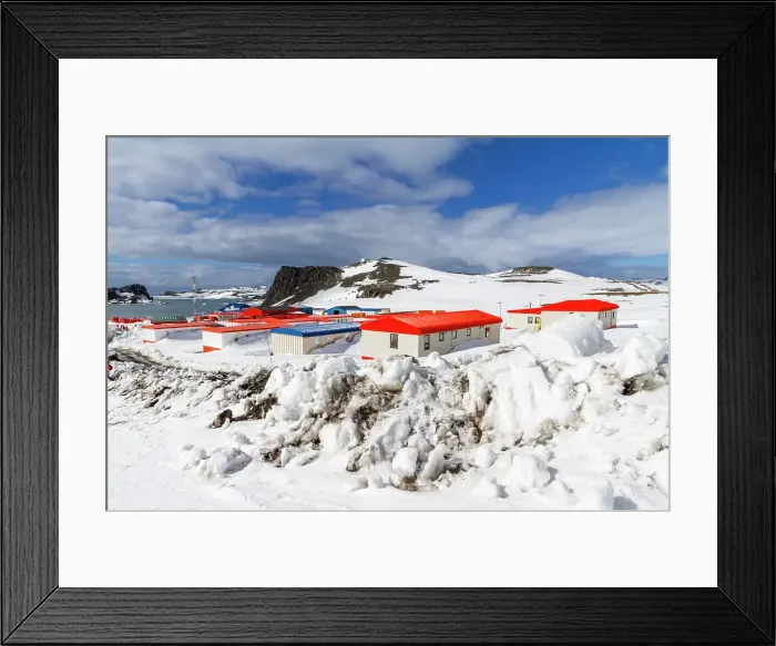 Framed Print : Views of the Chilean research base Presidente Eduardo Frei Montalva, Antarctica, Southern Ocean, Polar Regions Framed Print : Views of the Chilean research base Presidente Eduardo Frei Montalva, Antarctica, Southern Ocean, Polar Regions