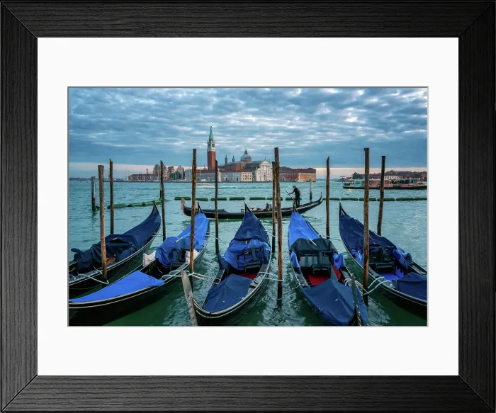Framed Print : Gondolier paddling a gondola with San Giorgio Maggiore island and Basilica in the background at sunset, Venice, UNESCO World Heritage Site, Veneto, Italy, Europe Framed Print : Gondolier paddling a gondola with San Giorgio Maggiore island and Basilica in the background at sunset, Venice, UNESCO World Heritage Site, Veneto, Italy, Europe
