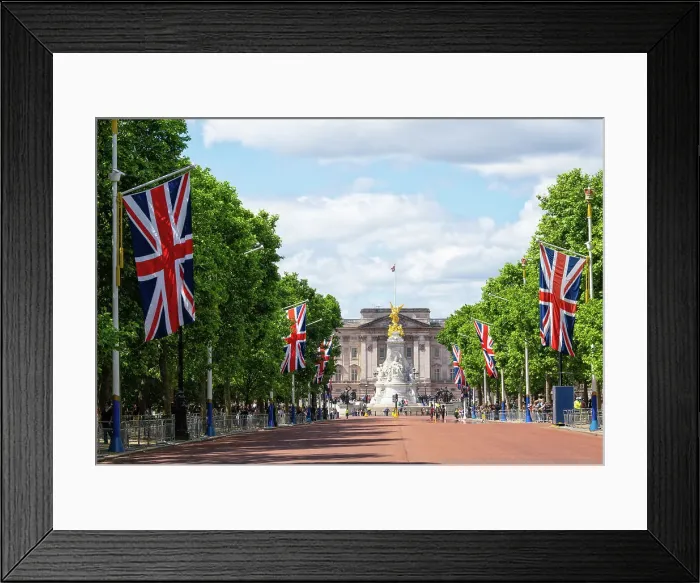 Framed Print : View along The Mall towards Victoria Memorial and Buckingham Palace, London, England, United Kingdom, Europe Framed Print : View along The Mall towards Victoria Memorial and Buckingham Palace, London, England, United Kingdom, Europe