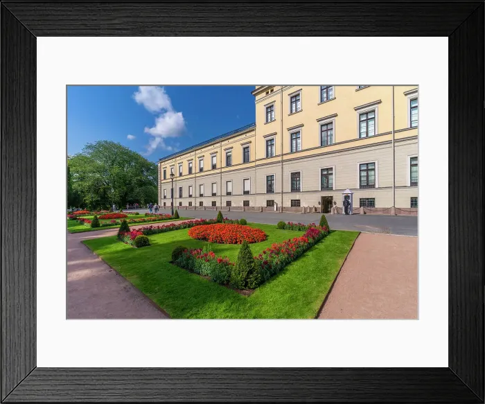 Framed Print : View of The Royal Palace and gardens, Oslo, Norway, Scandinavia, Europe Framed Print : View of The Royal Palace and gardens, Oslo, Norway, Scandinavia, Europe